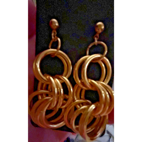 Avon 1970s Gold Ring Earrings - Picture 9 of 11